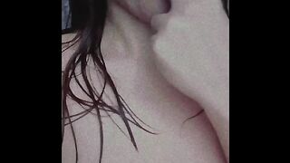 Pinay Sucks her Finger like a Cock!