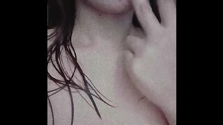 Pinay Sucks her Finger like a Cock!