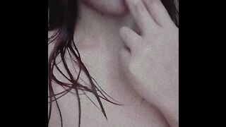 Pinay Sucks her Finger like a Cock!