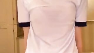 瀨nos998台北學生妹 粉嫩乳頭讓你吸舔，q彈乳房讓你奶泡，緊實小穴讓你欲罷不能，