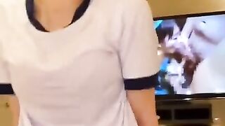 瀨nos998台北學生妹 粉嫩乳頭讓你吸舔，q彈乳房讓你奶泡，緊實小穴讓你欲罷不能，