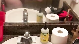 Girlfriend Takes Dick before Shower