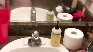 Girlfriend Takes Dick before Shower