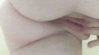 Playing with my Pussy in the Shower