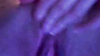 la mia sorella si masturba davanti a me