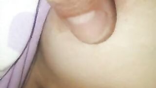 Casada safada levando rola do Alemão e bulinando a xoxotinha gulosa