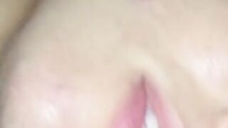 Leite fresco e quente na boca