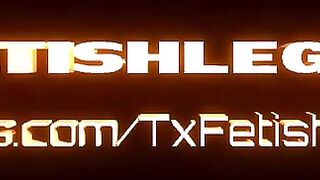 Brooke Squirts on the Sybian