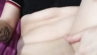 Sexy MILF Fucks herself in the Ass