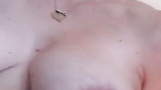 Un amant me baise et me film entrain de jouir