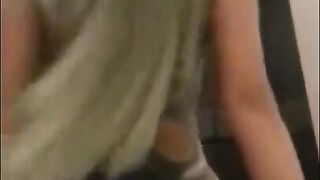 Slut Ex Girlfriend Toys her pussy on Cam