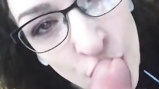 TheLovelyyLiz— GIVES STRANGER BLOWJOB ON NATURE WALK