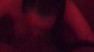 Sucks Big Cock Deep ????