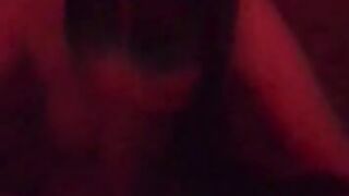 Sucks Big Cock Deep ????