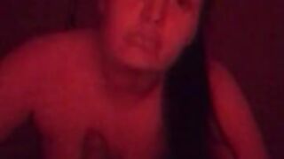 Sucks Big Cock Deep ????