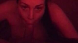 Sucks Big Cock Deep ????