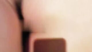 刚上大学的极品白嫩学生妹被前男友后入做爱自拍ssni 826