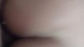 Novinha Rabuda Sentando