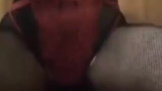 Süßes Mädchen in Dessous Reitet Großen Dildo???? - Joyliii