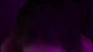 Киска любит долюежку в рот