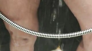 Troia Sotto La Doccia Mmmm !!!