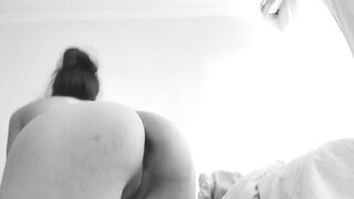 Cute Girl Shows Sexy Ass