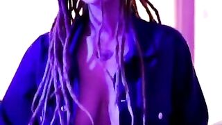 Big boobs girl wanna pussy massage