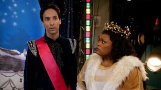Alison Brie, Gillian Jacobs - ''Community'' s3e10