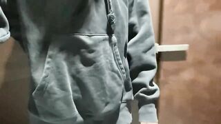 【91日目】公共施設のトイレでバレないようにコッソリ初めてオナニー！ドキドキしていつもより気持ちい????