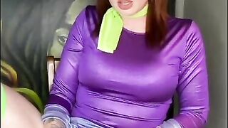 REDHEAD SLUT DAPHNE MASSAGES CLIT