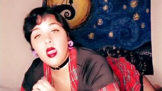 Horny girl fucks and sucks dildo