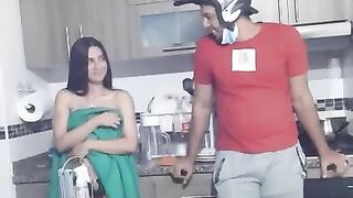 I show my sexy body at home