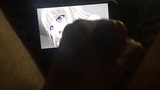 Горячий парень смотрит хентай и мастурбирует член