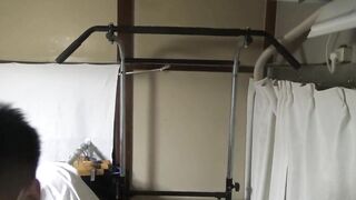 Challenge 6 pull-ups　asian teen boy training 04 筋トレ