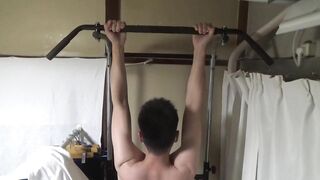 Challenge 6 pull-ups　asian teen boy training 04 筋トレ
