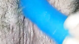 Fat pussy squirting for 3 min