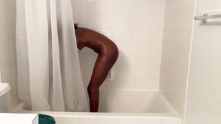 Secret shower don’t tell nobody ???????????????????????? come play with me
