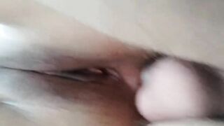 Llenando el culo de leche