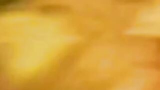 Greek stepmom keratonei ton antra tis