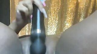 Thick ebony bbw squirts with butt plug