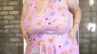 I made a strip video! I hope you like seeing this bbw strip!