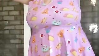 I made a strip video! I hope you like seeing this bbw strip!