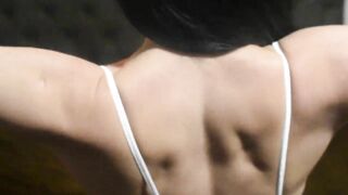 Flor Karbonniari - Pendeja argentina estrenando sus juguetes ! Anal Plug y Dildo