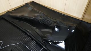 【latex】着ぐるみバキュームベッド拘束【個人撮影】