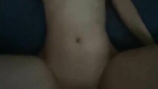 保育士のスレンダー美女に中出し。Creampie for a Japanese woman