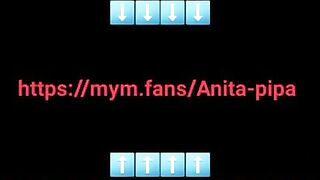 Je m'ennuie toute seule aujourd'hui, alors je joue en solo