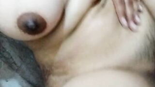 Riya thakur Indian girl ki Desi choot bathroom m sex ka diya pura maja