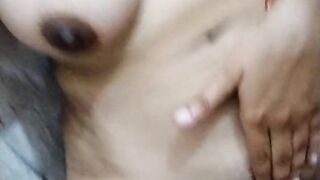 Riya thakur Indian girl ki Desi choot bathroom m sex ka diya pura maja