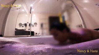 Sexo en el jacuzzi. Nancy y Hans jugando. Sexo oral. Cabalga. Gopro.