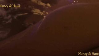 Sexo en el jacuzzi. Nancy y Hans jugando. Sexo oral. Cabalga. Gopro.